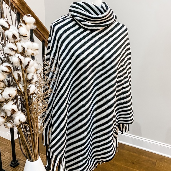 new directions Sweaters - 💥 Black and white striped cowl poncho